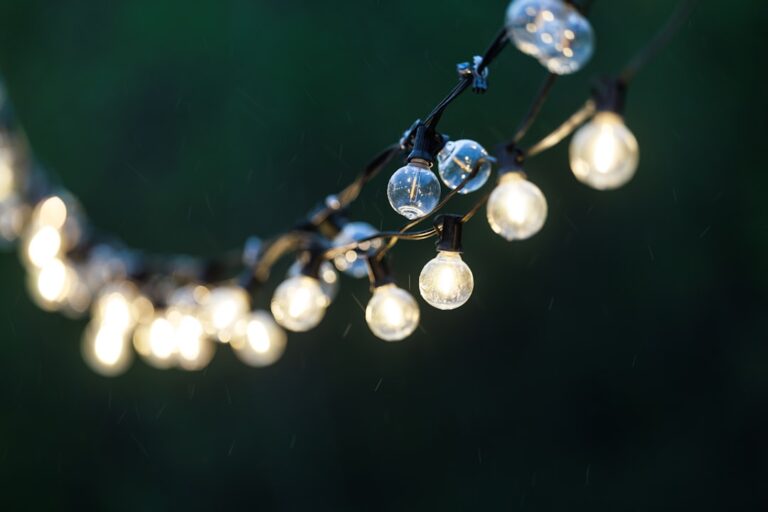 Explore the Art of Garland Making with Tips from Rungarlands